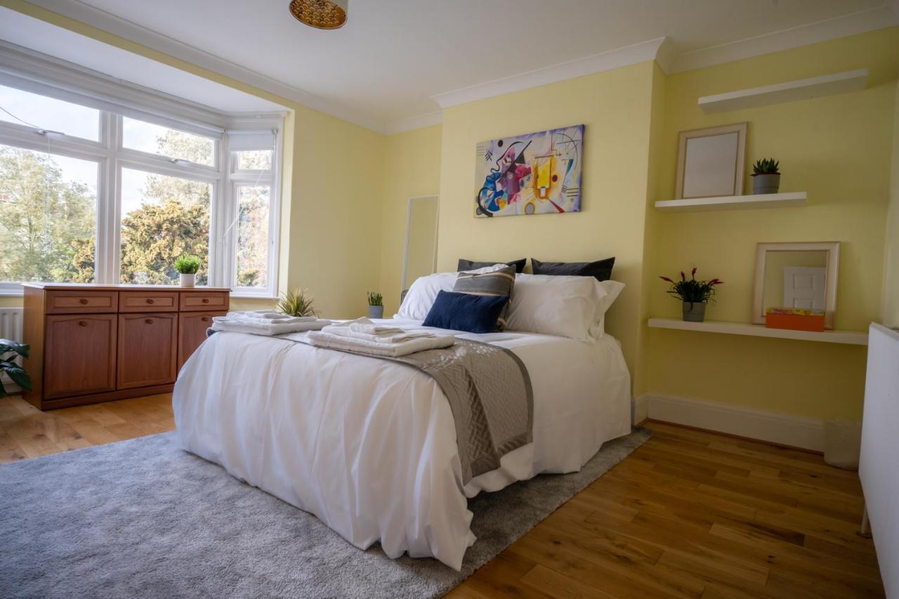 Entire Home In Streatham With Lovely Views & Ultra Fast Wi-Fi Norbury  Exterior photo