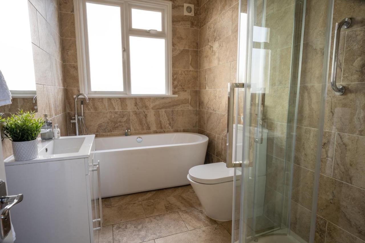 Entire Home In Streatham With Lovely Views & Ultra Fast Wi-Fi Norbury  Exterior photo