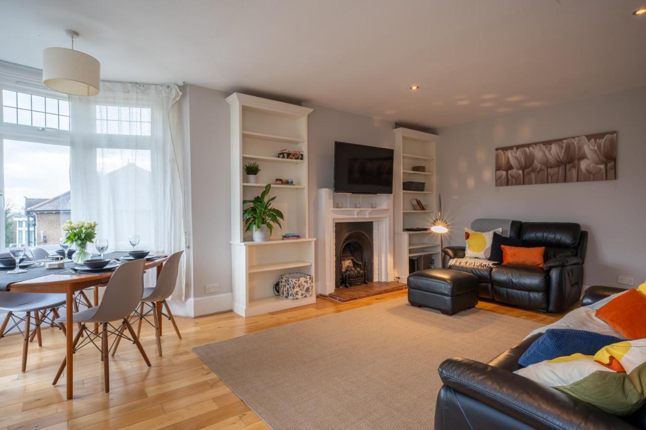 Entire Home In Streatham With Lovely Views & Ultra Fast Wi-Fi Norbury  Exterior photo